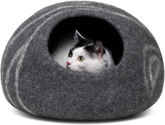 Stylish Dark Grey Cat Cave – Handcrafted Merino Wool Bed for Indoor Cats, Perfectly Cozy and Eco-Friendly
