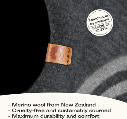 Stylish Dark Grey Cat Cave – Handcrafted Merino Wool Bed for Indoor Cats, Perfectly Cozy and Eco-Friendly